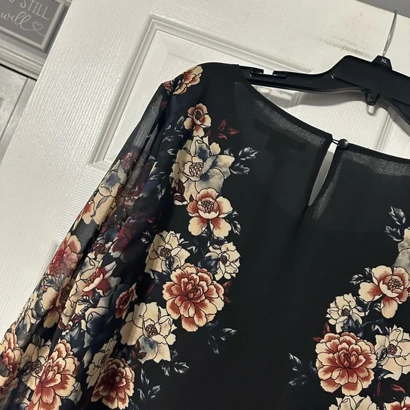NWT Valerie Stevens Plus Floral Blouse - Picture 11 of 16